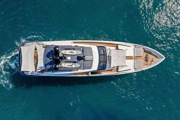 Custom Line Saetta 106 Yacht For Sale