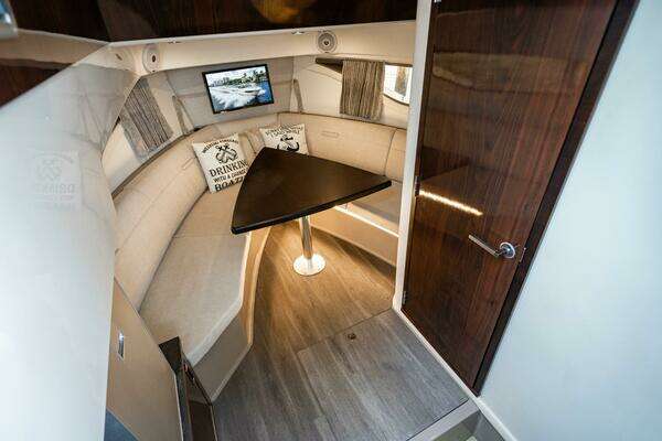 Sea Ray Sundancer 32 Outboard Yacht For Sale