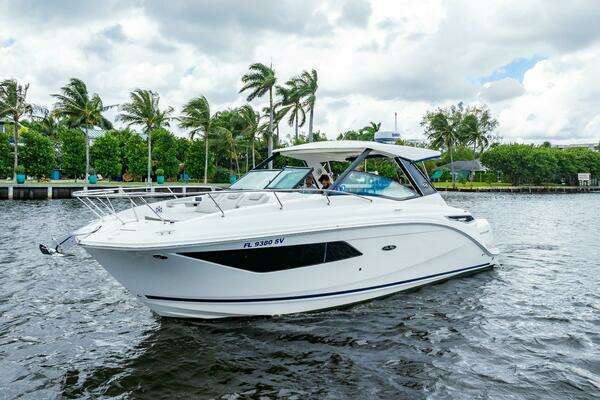 Sea Ray Sundancer 32 Outboard Yacht For Sale