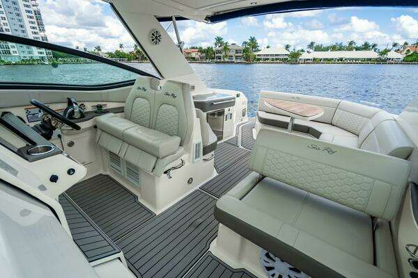 Sea Ray Sundancer 32 Outboard Yacht For Sale