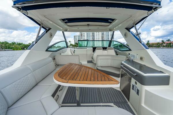 Sound Decision 32ft Sea Ray Yacht For Sale Sound Decision 32ft Sea Ray Yacht For Sale