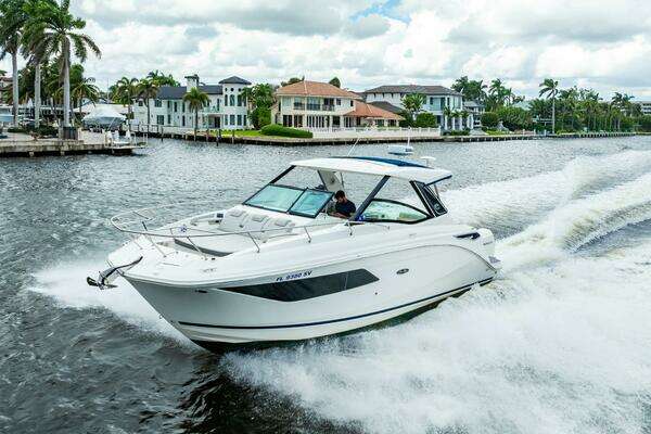 Sea Ray Sundancer 32 Outboard Yacht For Sale