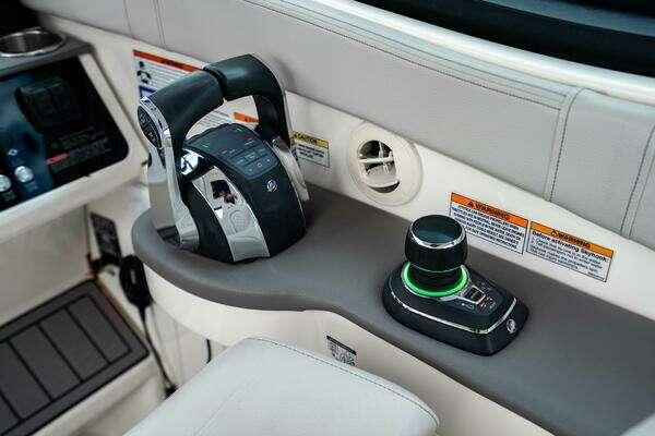 Sea Ray Sundancer 32 Outboard Yacht For Sale