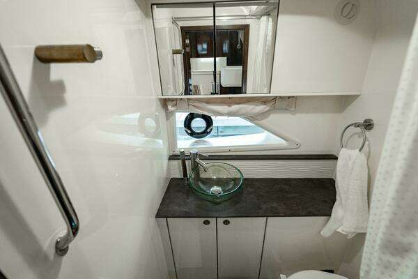 Sea Ray Sundancer 32 Outboard Yacht For Sale