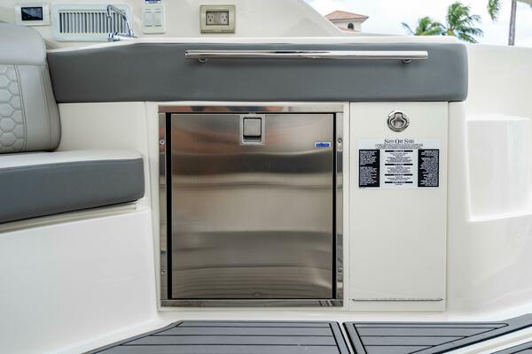 Sound Decision 32ft Sea Ray Yacht For Sale Sound Decision 32ft Sea Ray Yacht For Sale