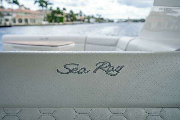 Sea Ray Sundancer 32 Outboard Yacht For Sale