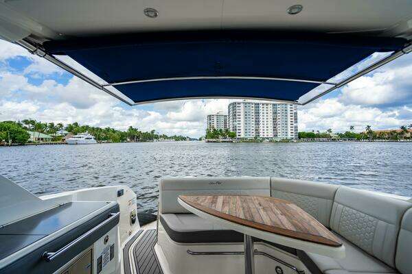 Sea Ray Sundancer 32 Outboard Yacht For Sale