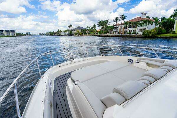 Sea Ray Sundancer 32 Outboard Yacht For Sale
