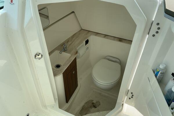 Repete 27ft Pursuit Yacht For Sale