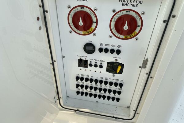 Repete 27ft Pursuit Yacht For Sale