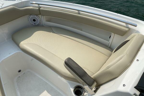 Repete 27ft Pursuit Yacht For Sale