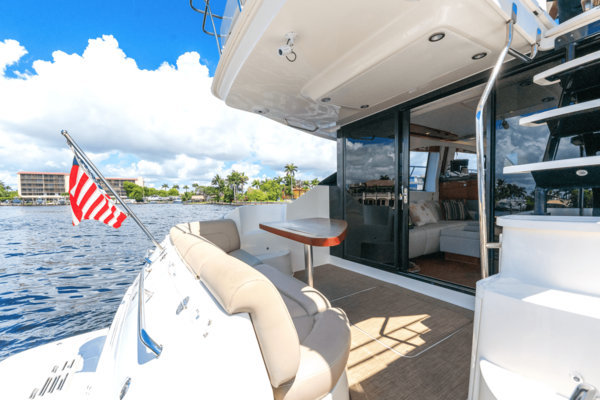 Sea Ray 510 FLYBRIDGE Yacht For Sale