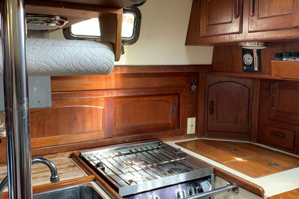 Light Reach 37ft Pacific Seacraft Yacht For Sale