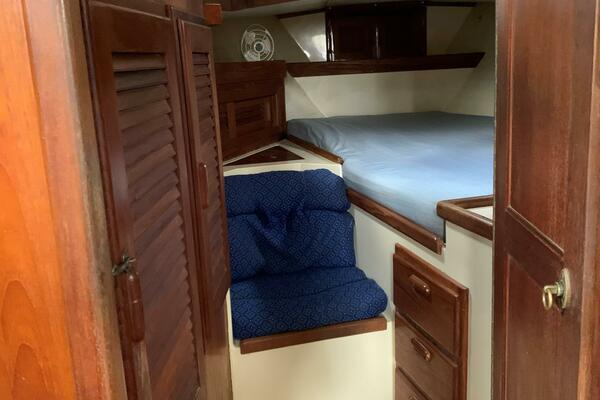 Light Reach 37ft Pacific Seacraft Yacht For Sale