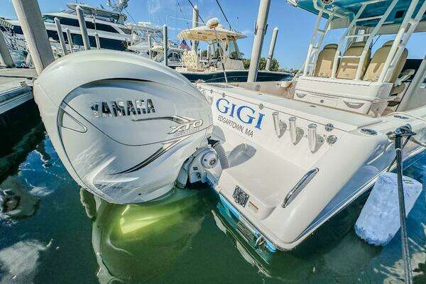 Everglades 335 CC Yacht For Sale