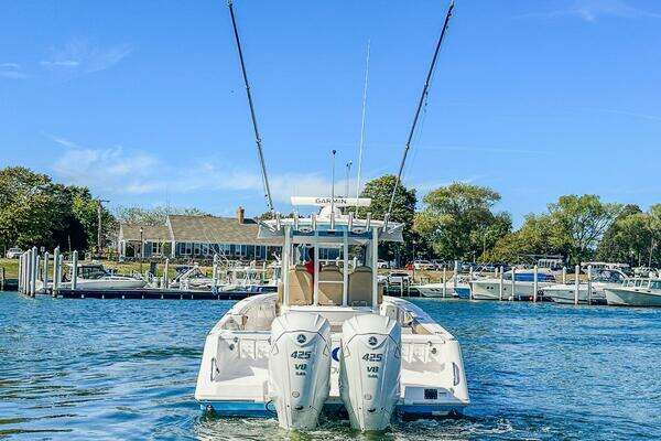 Everglades 335 CC Yacht For Sale