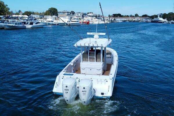 Everglades 335 CC Yacht For Sale