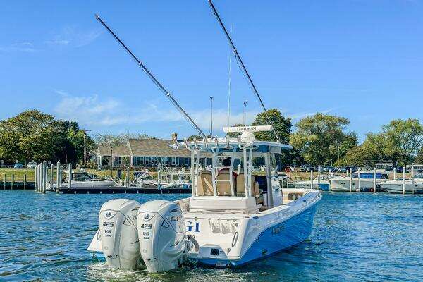 Everglades 335 CC Yacht For Sale