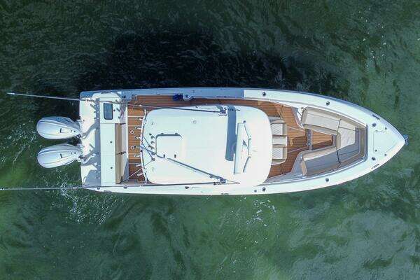 Everglades 335 CC Yacht For Sale