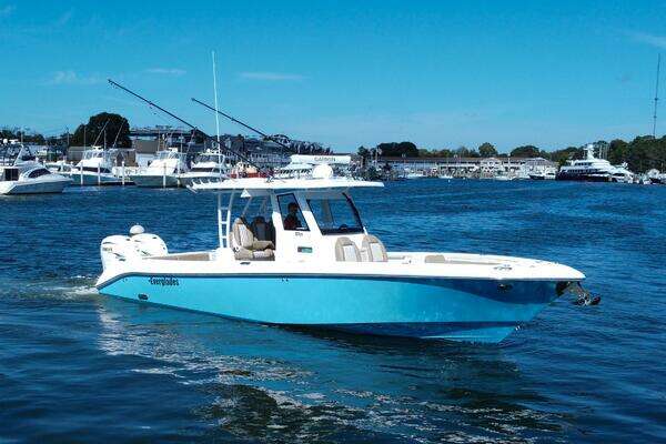 Everglades 335 CC Yacht For Sale