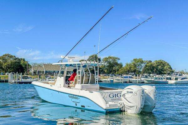 Everglades 335 CC Yacht For Sale