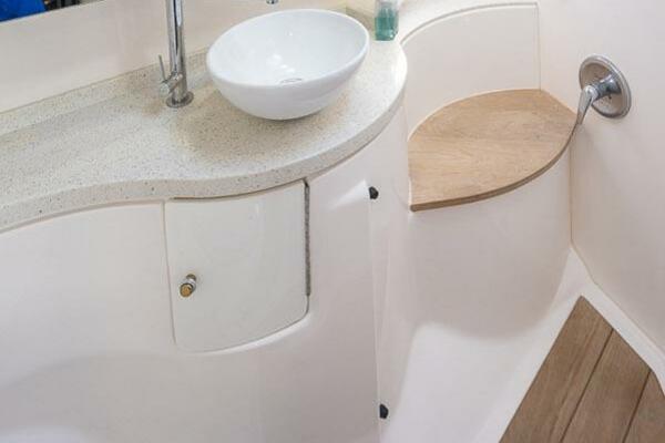 KENDALMAC 46ft Regal Yacht For Sale KENDALMAC 46ft Regal Yacht For Sale