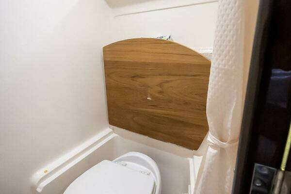 Regal 46 Sport Coupe Yacht For Sale