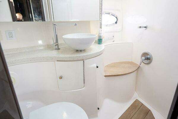 Regal 46 Sport Coupe Yacht For Sale