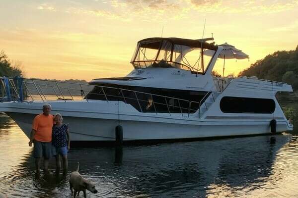 54-ft-Bluewater-1992-54 Coastal Cruiser-Cheetah Girl Stillwater  Minnesota United States  yacht for sale 54-ft-Bluewater-1992-54 Coastal Cruiser-Cheetah Girl Stillwater  Minnesota United States  yacht for sale