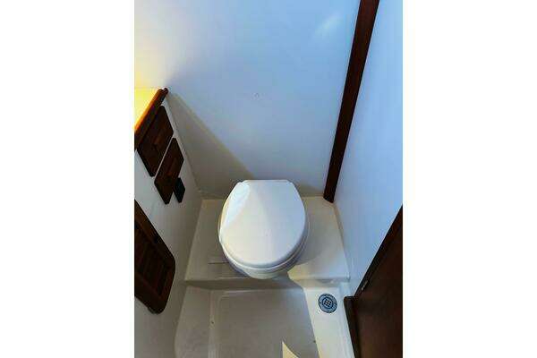 Hinckley Picnic Boat MKIII Yacht For Sale