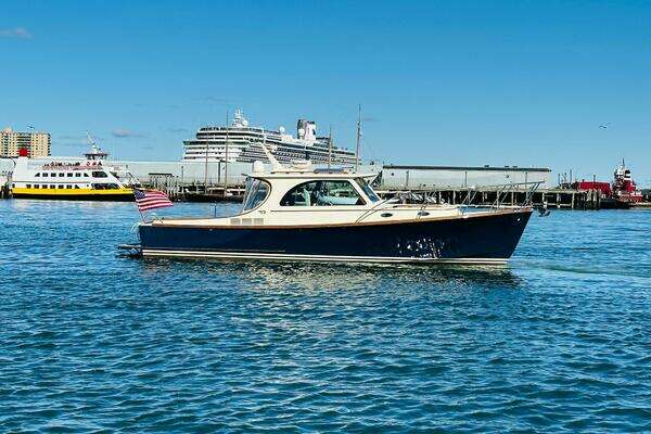 Hinckley Picnic Boat MKIII Yacht For Sale