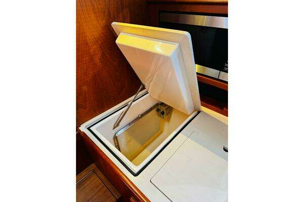 Hinckley Picnic Boat MKIII Yacht For Sale