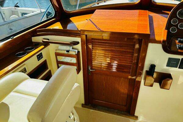 Hinckley Picnic Boat MKIII Yacht For Sale