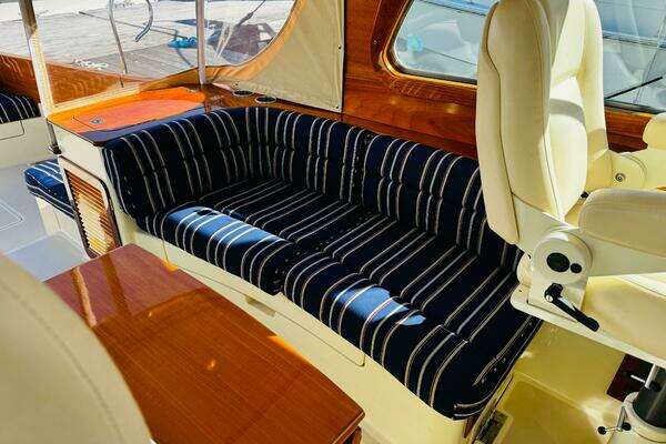 Hinckley Picnic Boat MKIII Yacht For Sale