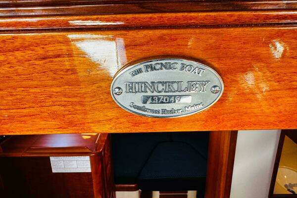 Hinckley Picnic Boat MKIII Yacht For Sale