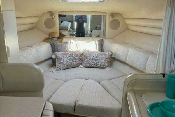 Photo of the 2000 Sea Ray 270 Sundancer