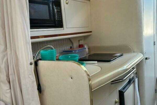 Photo of the 2000 Sea Ray 270 Sundancer