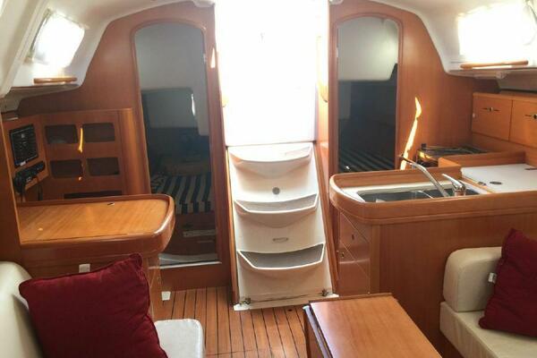 36ft Beneteau Yacht For Sale