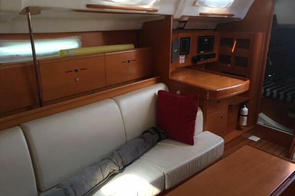 36ft Beneteau Yacht For Sale