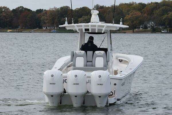 Regulator 34 Yacht For Sale