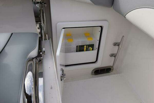 Regulator 34 Yacht For Sale