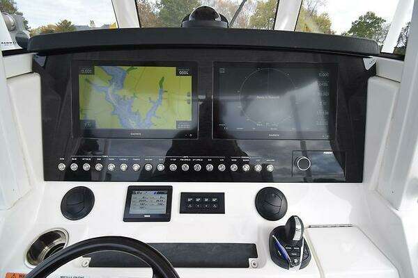 Regulator 34 Yacht For Sale