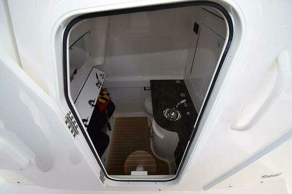 Regulator 34 Yacht For Sale