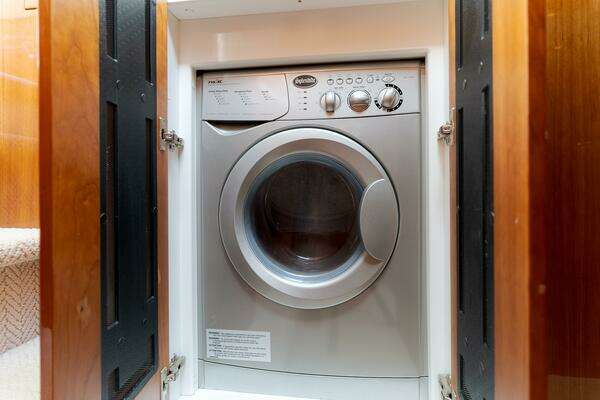 Riviera 44 Sport Yacht Yacht For Sale