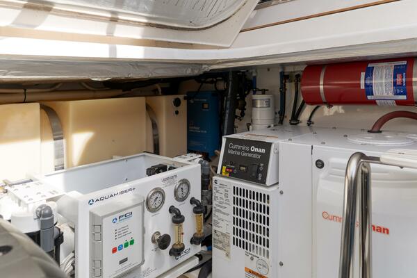 No Contingencies 44ft Riviera Yacht For Sale No Contingencies 44ft Riviera Yacht For Sale