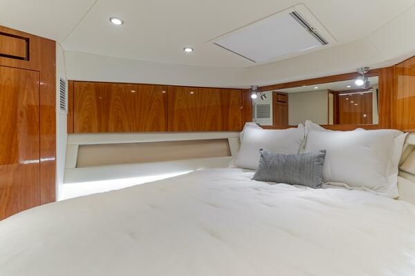 No Contingencies 44ft Riviera Yacht For Sale No Contingencies 44ft Riviera Yacht For Sale