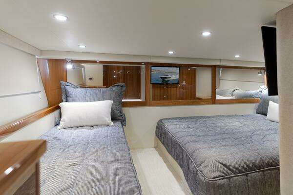 Riviera 44 Sport Yacht Yacht For Sale