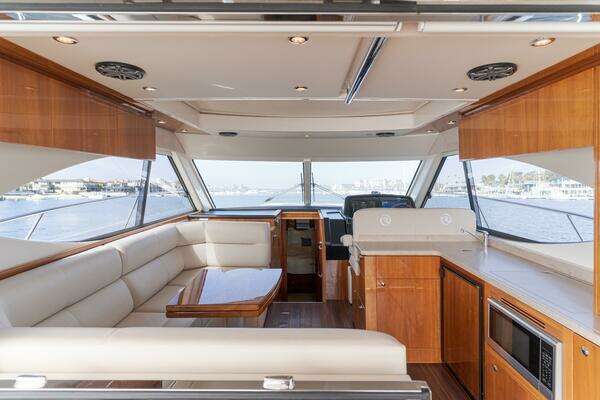 Riviera 44 Sport Yacht Yacht For Sale