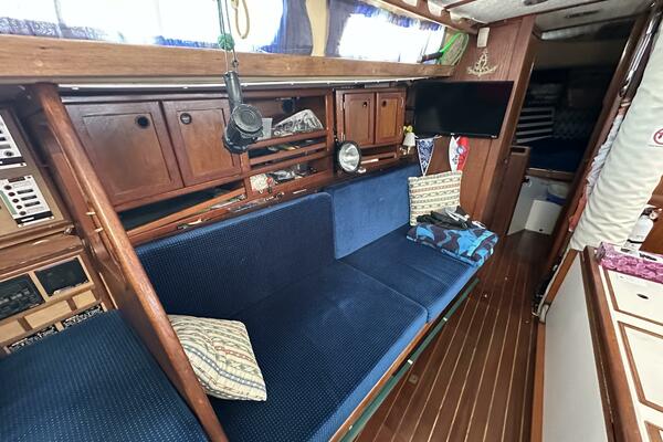 Phoenix VII 40ft Hughes Yacht For Sale