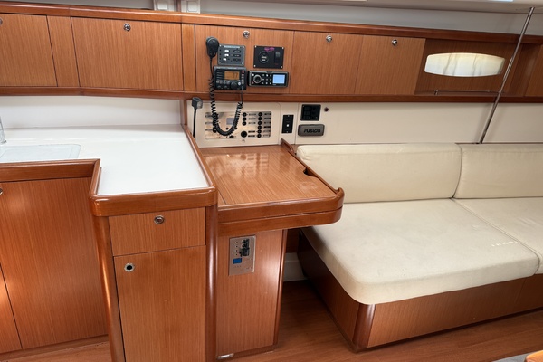 Star Chaser 43ft Beneteau Yacht For Sale